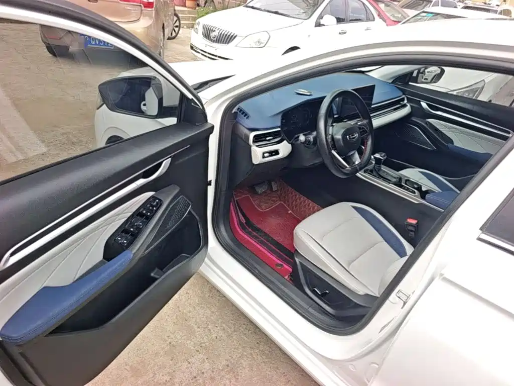 Geely Emgrand 2023 — фото 16