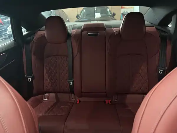 Audi A7L 2023