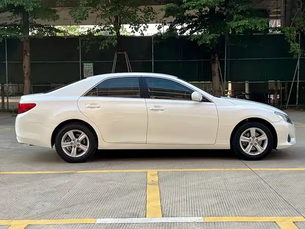 Toyota Reiz 2016