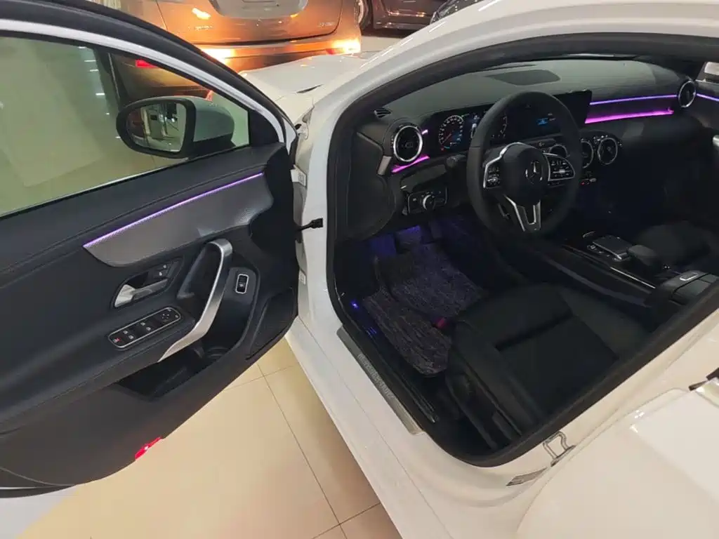 Mercedes-Benz A-Class 2020 — фото 16