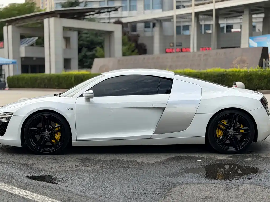 Audi R8 2015 — фото 4