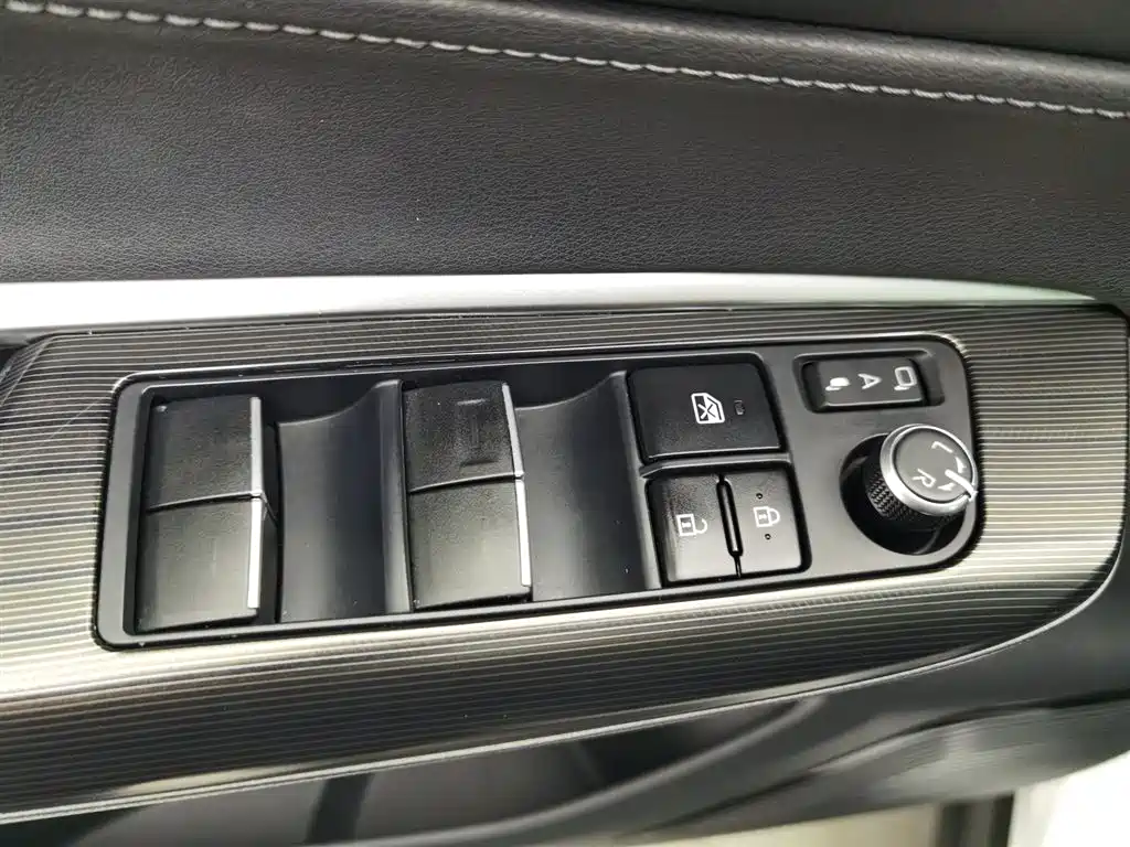 Toyota Harrier 2022 — фото 9