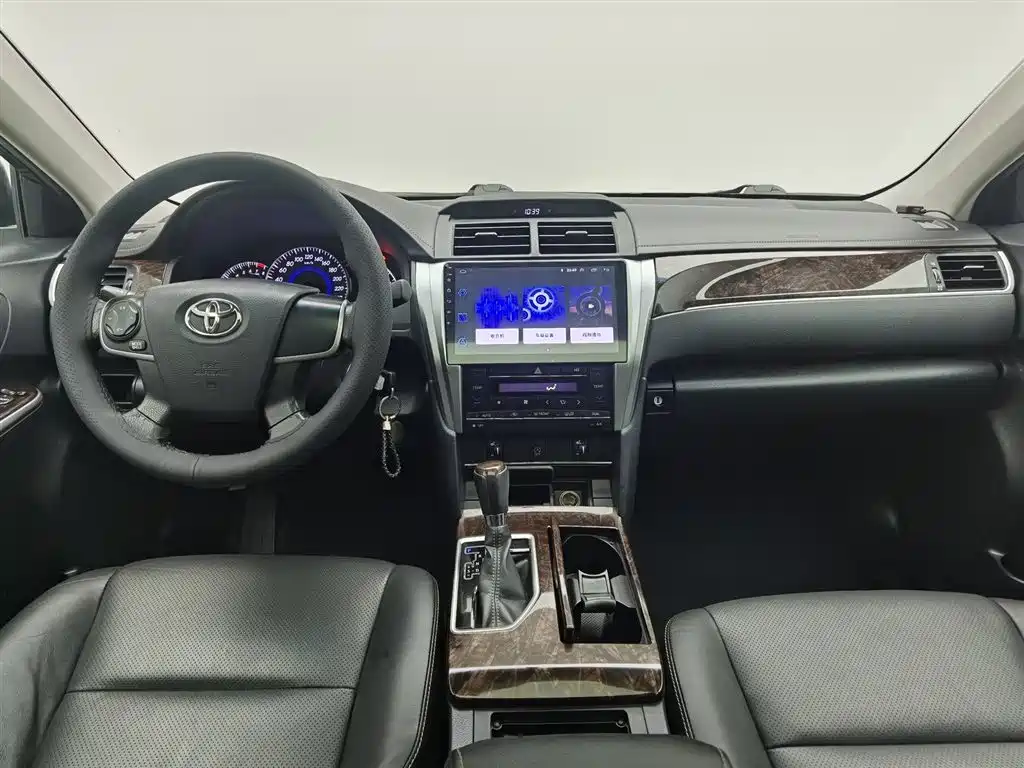 Toyota Camry 2016 — фото 5