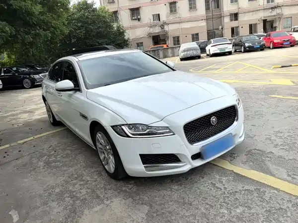 Jaguar XFL 2018