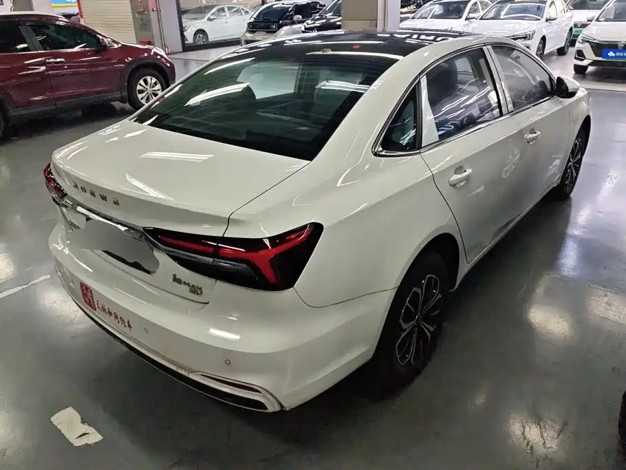 Roewe i6 MAX New Energy 2026 — фото 3
