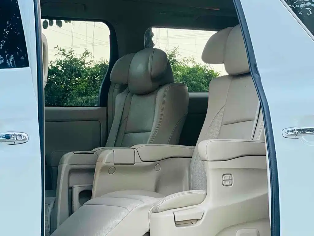 Toyota Alphard 2012 — фото 9