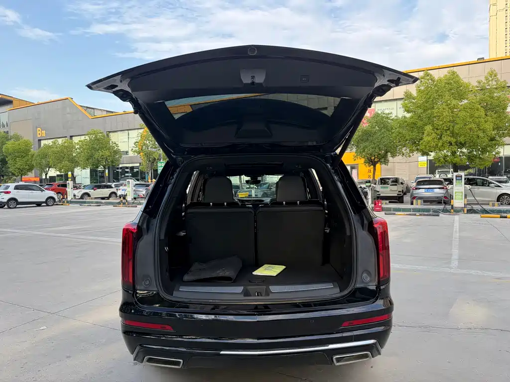 Cadillac XT6 2022 — фото 15