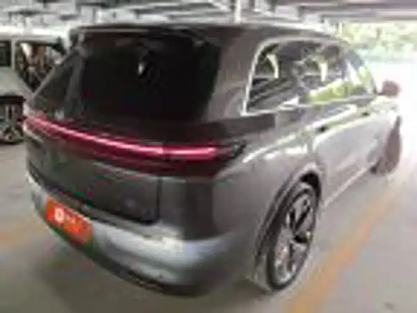 Li Auto L8 2025