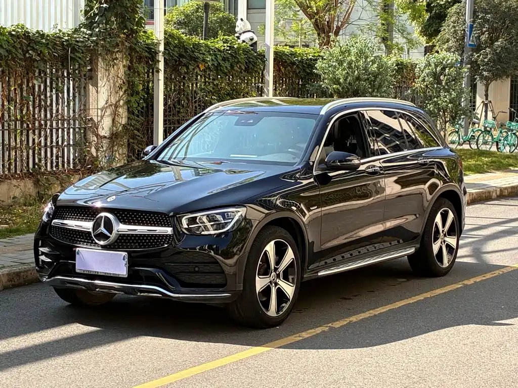 Mercedes-Benz GLC 2022 — фото 1