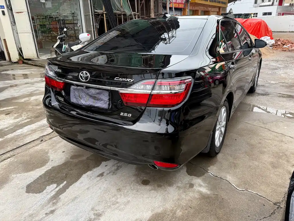 Toyota Camry 2016 — фото 23