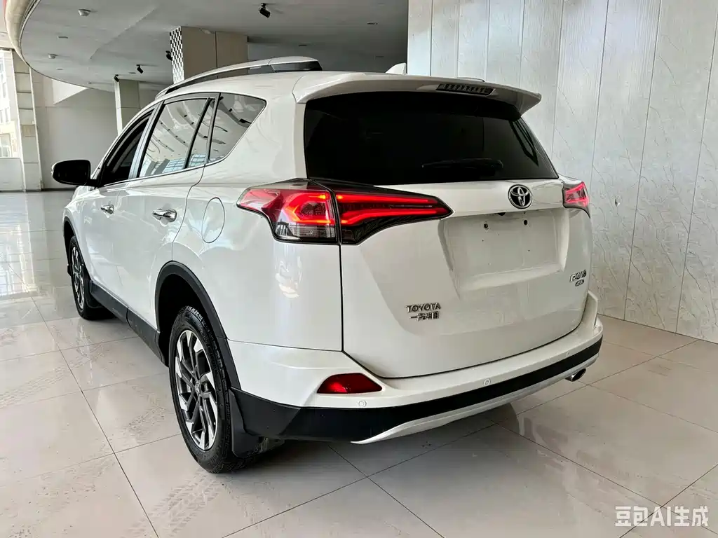 Toyota RAV4 2017 — фото 7