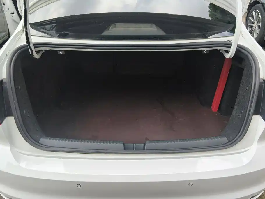 Volkswagen Sagitar 2019