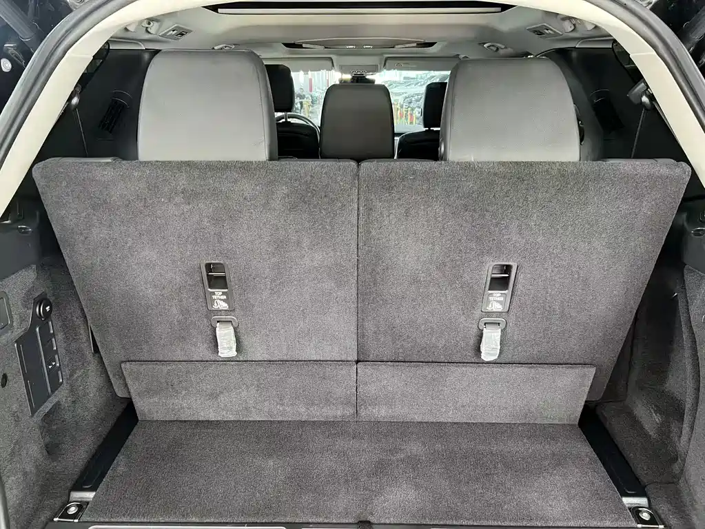 Land Rover Discovery 2019 — фото 13