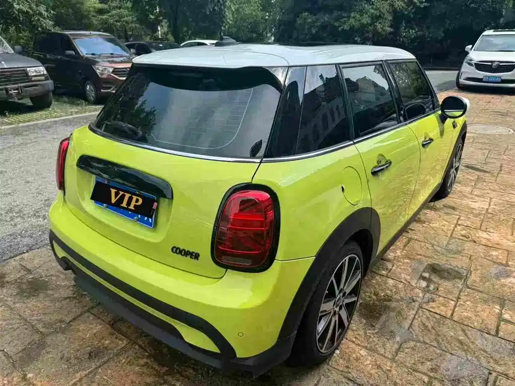 MINI MINI 2023