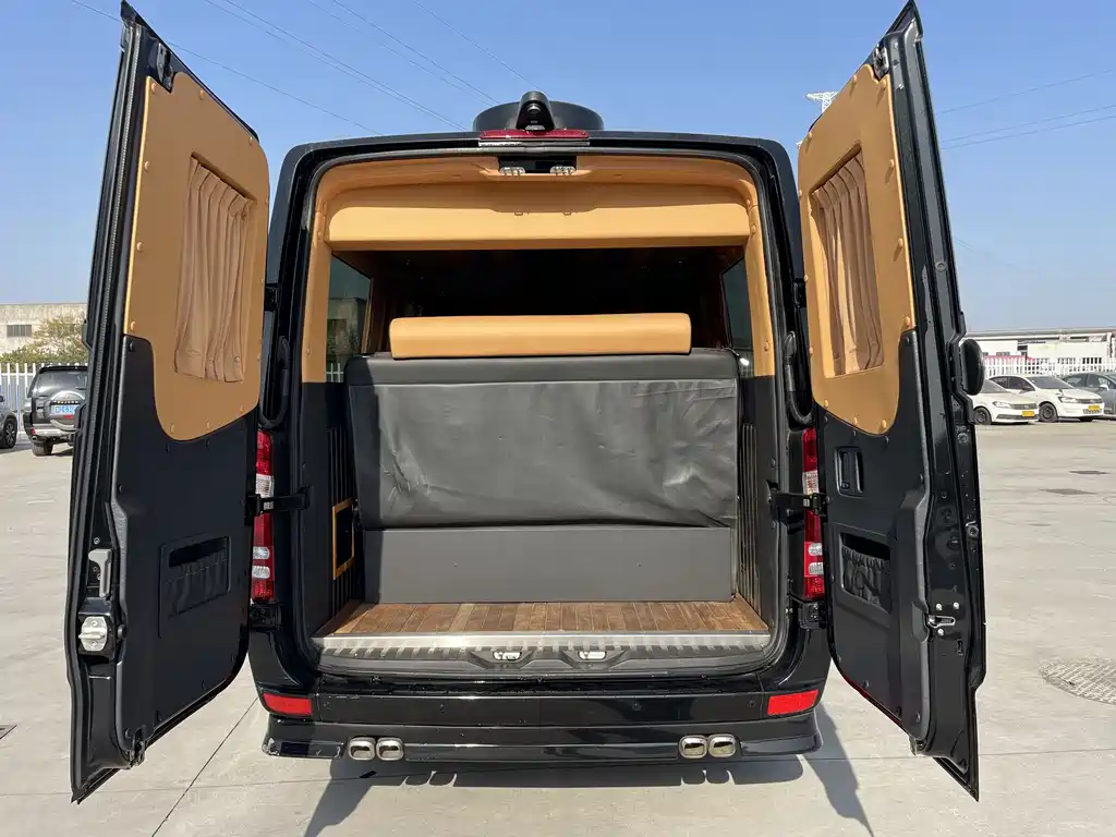 Mercedes-Benz Sprinter 2017 — фото 25