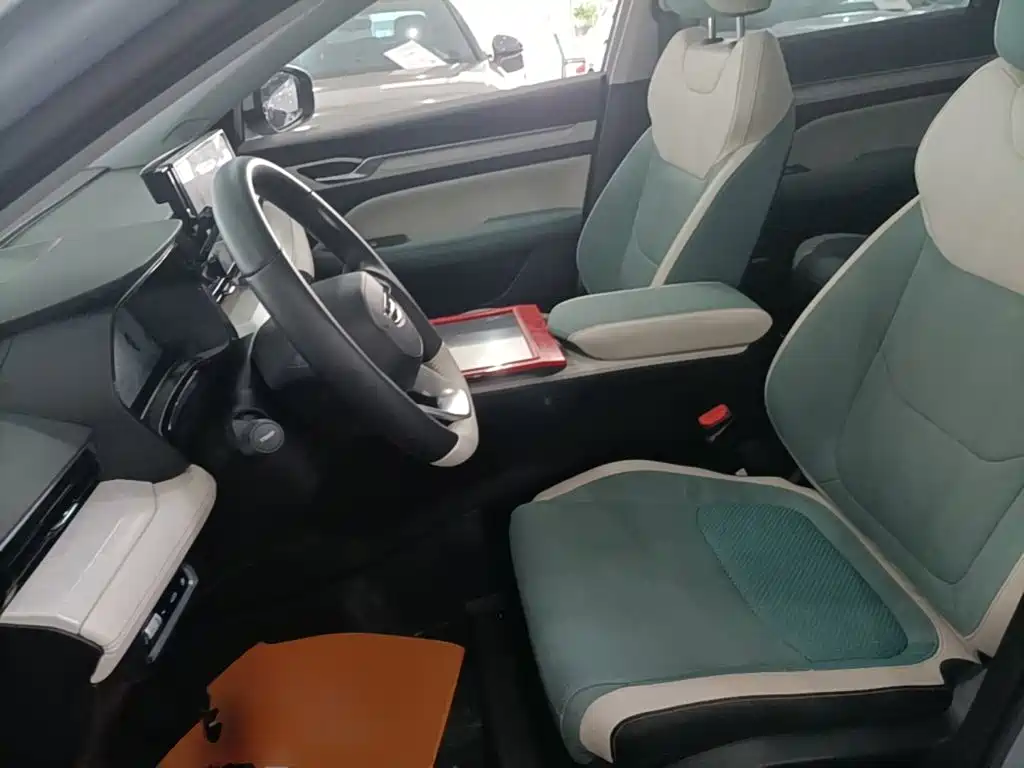 Geely L HiP 2023 — фото 15