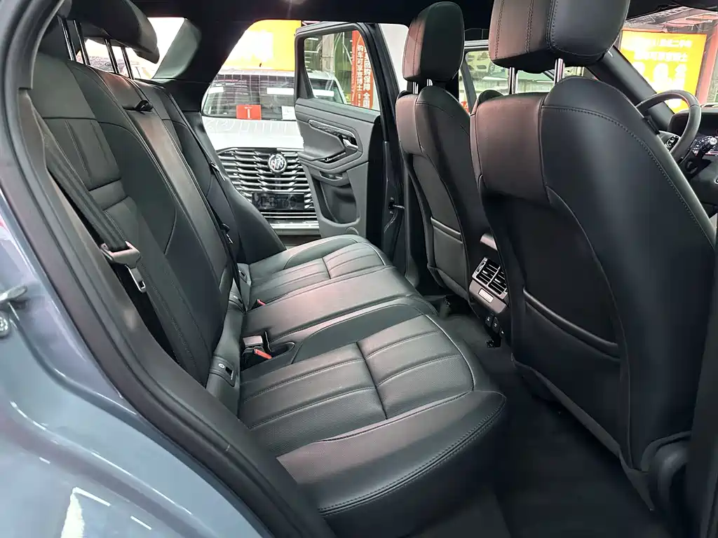 Land Rover Evoque 2020 — фото 10