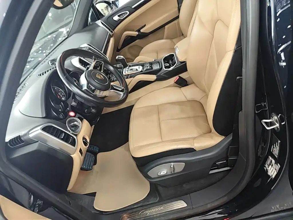 Porsche Cayenne 2016 — фото 15