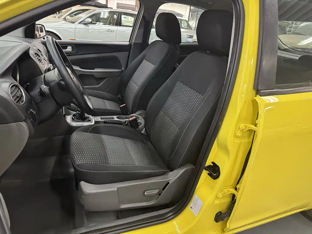 Ford Focus 2013 — фото 14