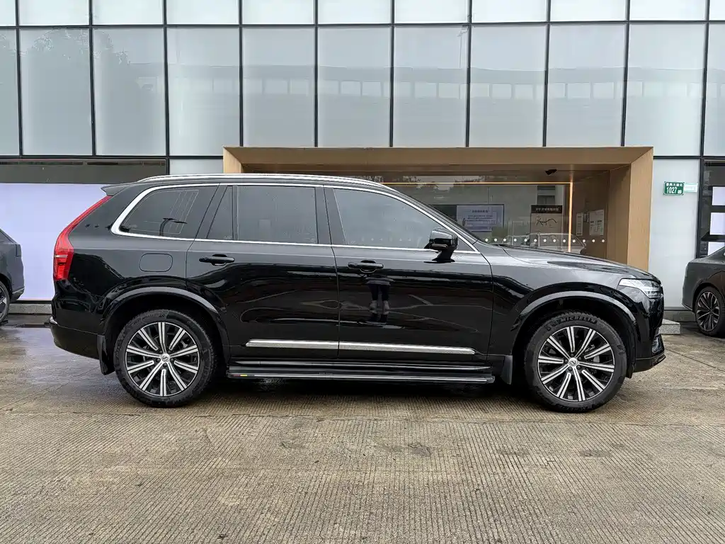 Volvo XC90 2024 — фото 9