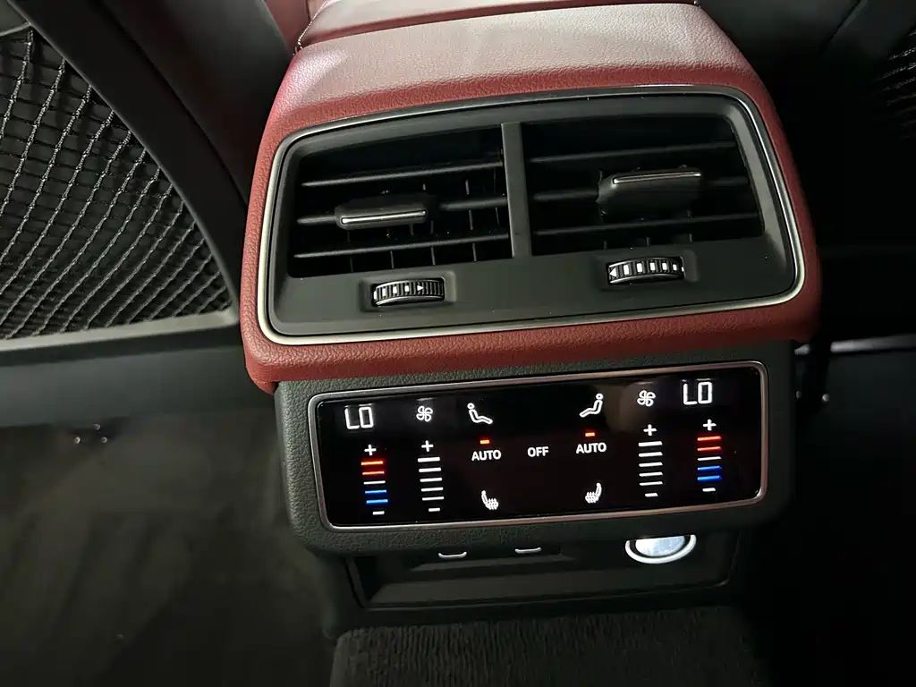 Audi A7L 2023 — фото 12