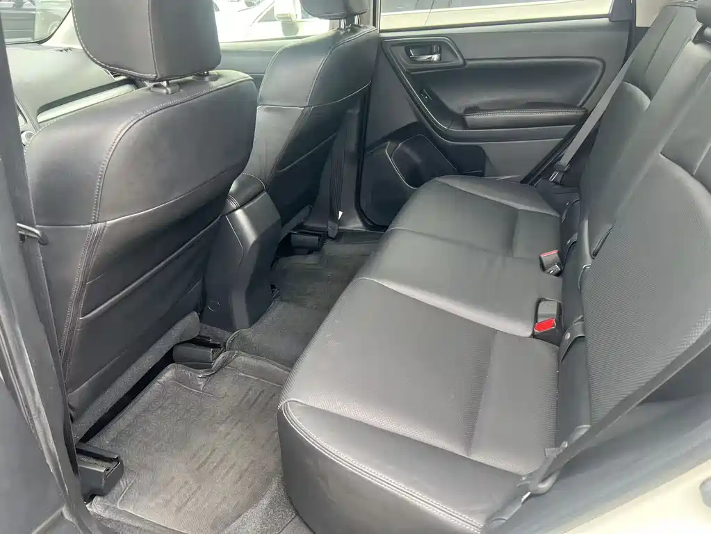 Subaru Forester 2015 — фото 13
