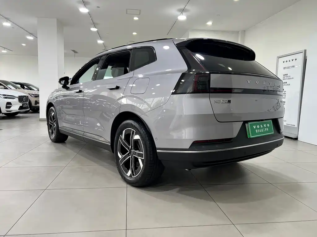 Volvo XC70 Plug-In Hybrid 2026 — фото 4