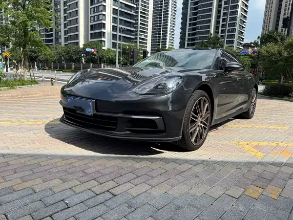 Porsche Panamera 2018