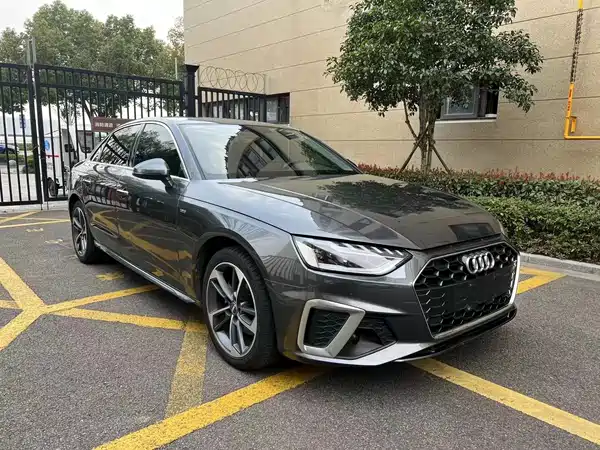 Audi A4L 2021