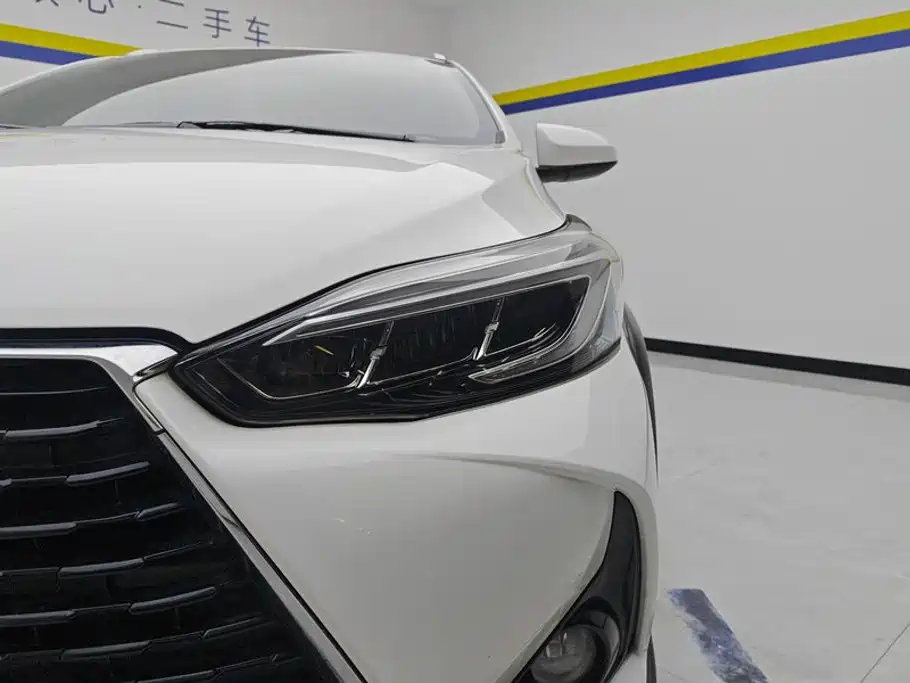 Toyota Yaris L 2021