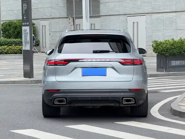 Porsche Cayenne 2022