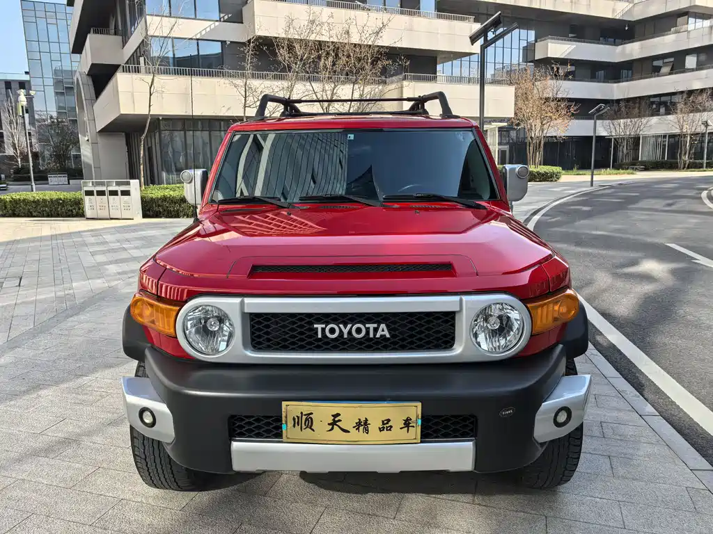 Toyota FJ Cruiser 2019 — фото 2