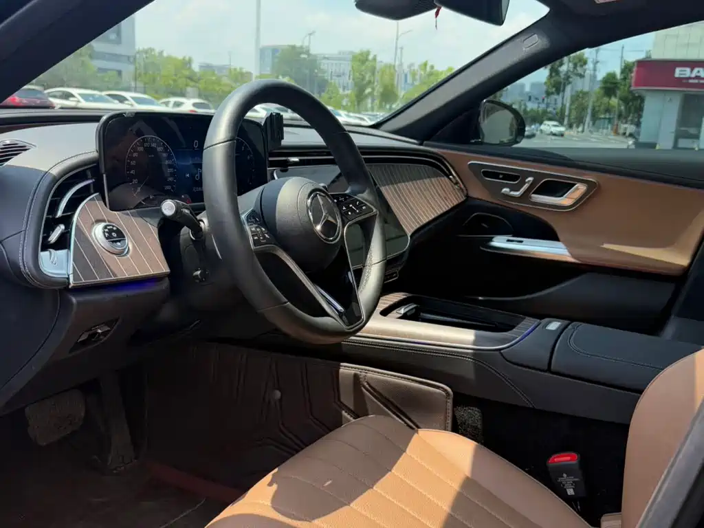 Mercedes-Benz E-Class 2024