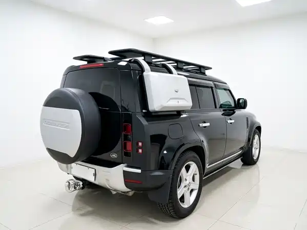 Land Rover Defender 2020