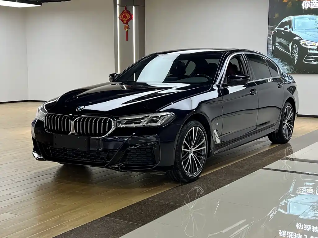 BMW 5 Series 2023 — фото 1