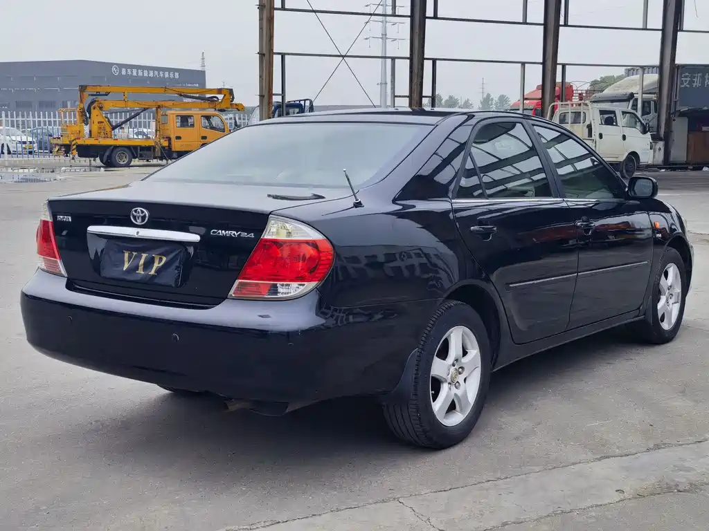 Toyota Camry 2005 — фото 16