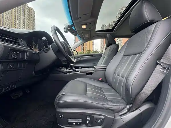 Lexus ES 2017