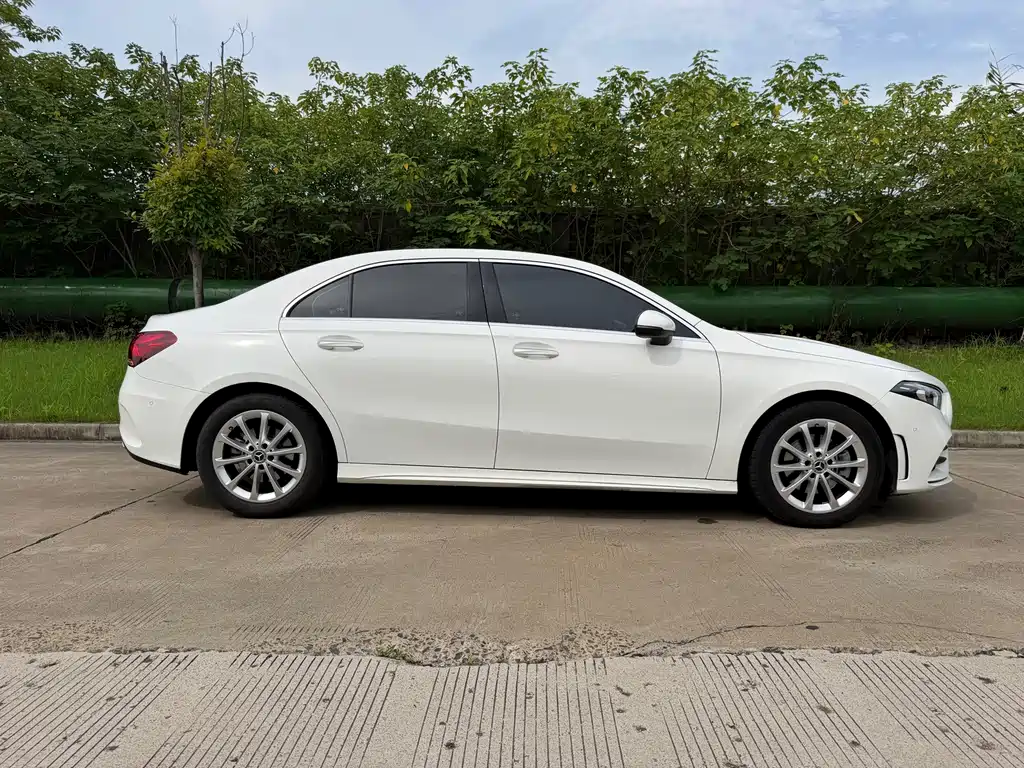 Mercedes-Benz A-Class 2020 — фото 9