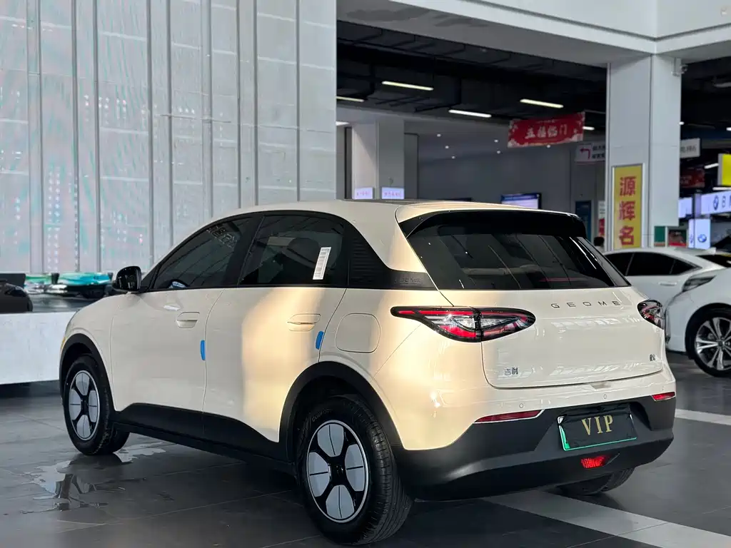 Geely Galaxy Starwish 2025 — фото 9