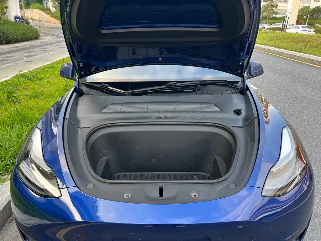Tesla Model Y 2022 — фото 14