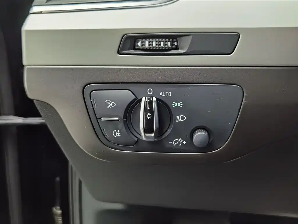 Audi Q7 2017 — фото 21