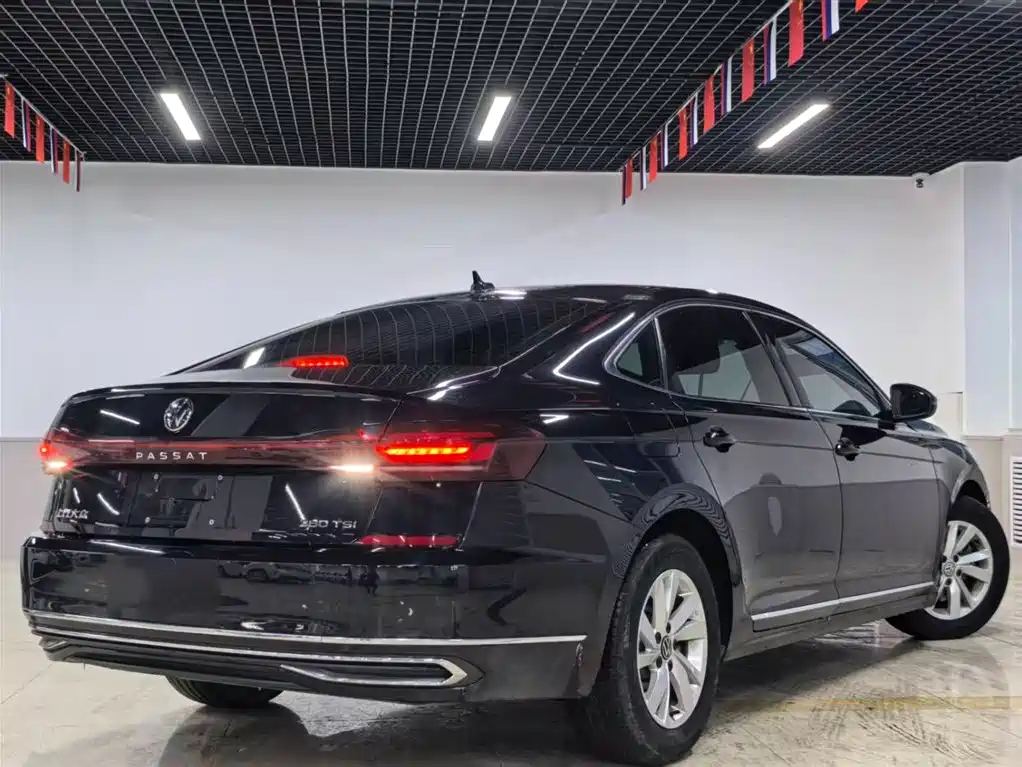 Volkswagen Passat 2023 — фото 4