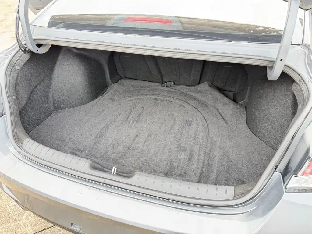 Hyundai Elantra 2023 — фото 16
