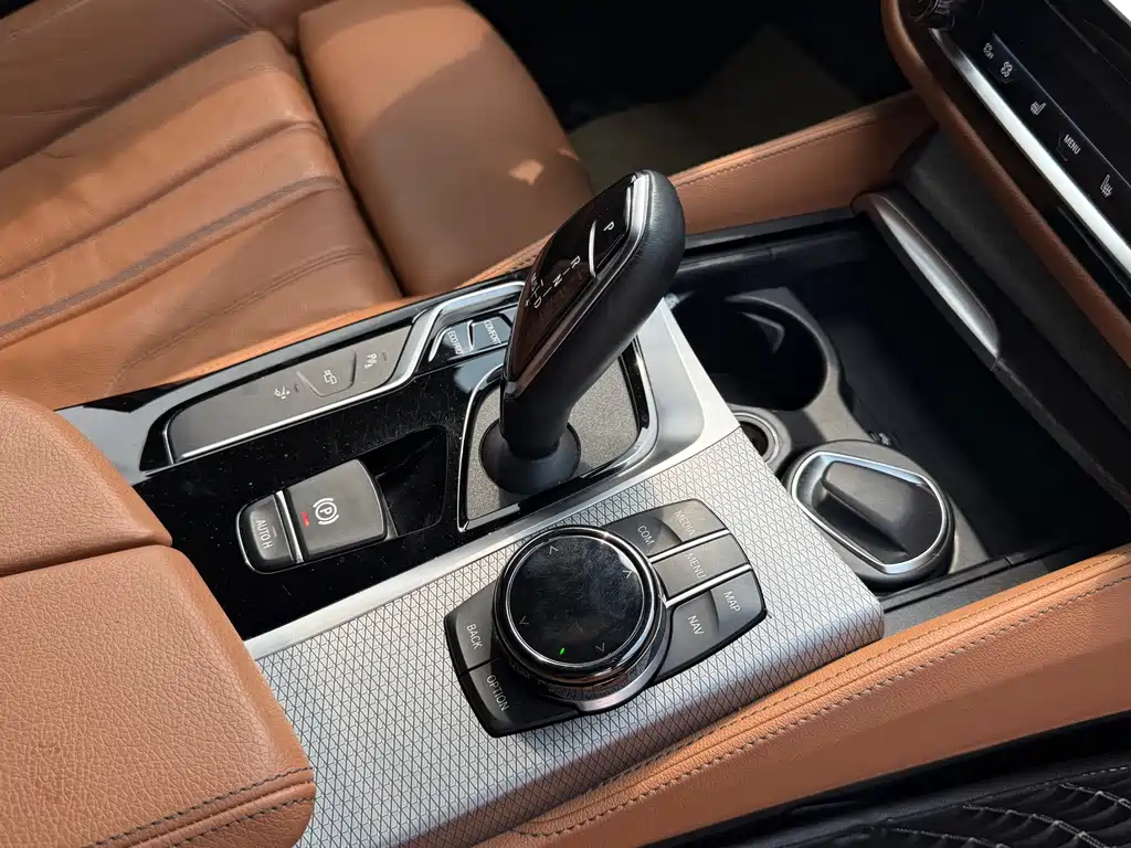 BMW 6 Series GT 2019 — фото 11