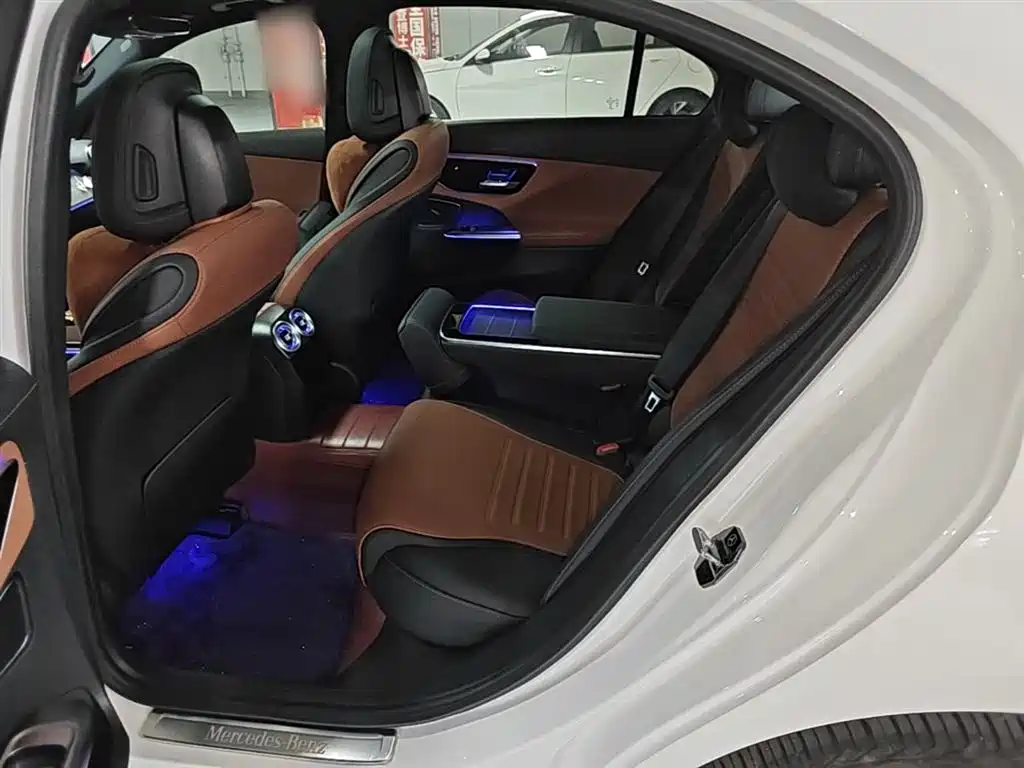 Mercedes-Benz C-Class 2023 — фото 17