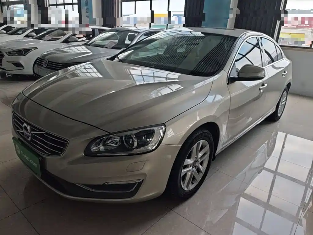Volvo S60 2017 — фото 1