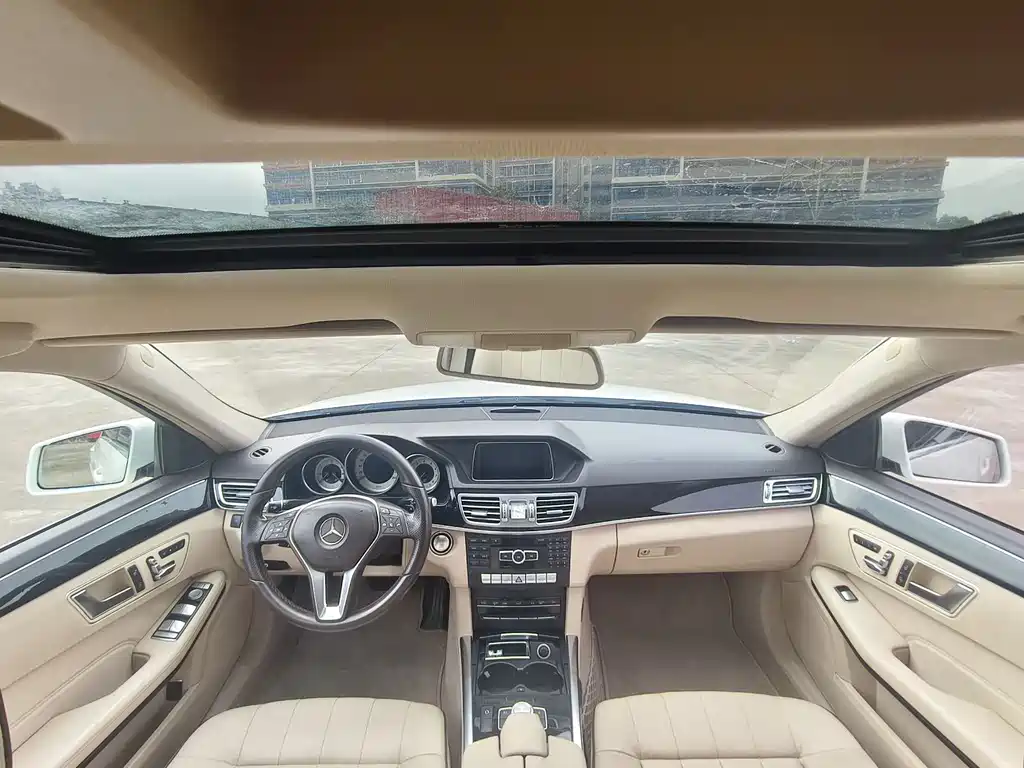 Mercedes-Benz E-Class 2015 — фото 12