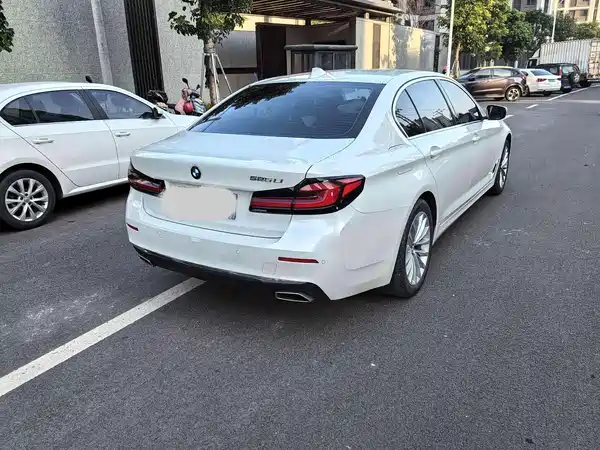 BMW 5 Series 2021
