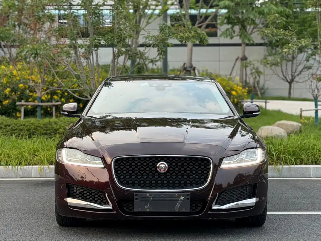 Jaguar XFL 2018 — фото 2