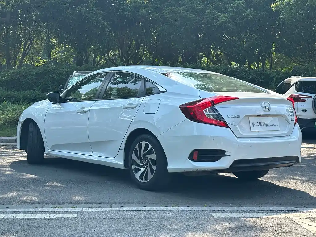Honda Civic 2018 — фото 7
